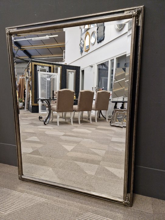 9.2600F0056 Mirror Osvaldo