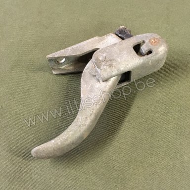 A1081U-R1-3 Lower window latch - Used.