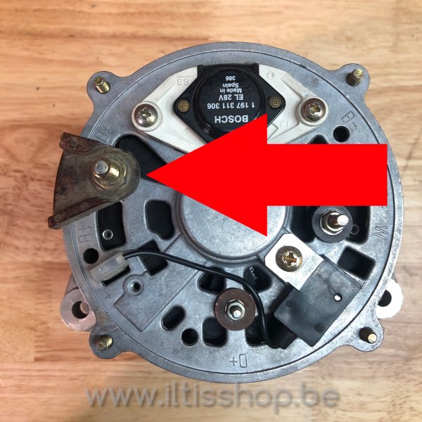 plaatsing-isolator-b-alternator-iltis-nieuw-waterm