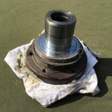 A0042U Flange gearbox side long cv shaft - used.