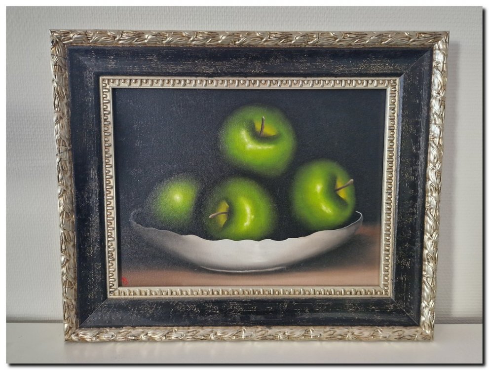 AJO11 These Apples can not compared with Pears