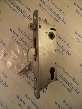 57073143 INSERT LOCK WITH 40 MM BACKSET FOR PROFILES OF 60 MM OR MORE Item No. SixtyLock