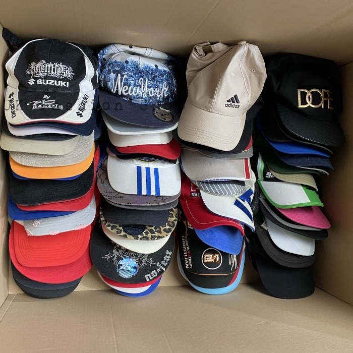 Adults caps & hats 25 kg Adults caps & hats - grade A + CR
