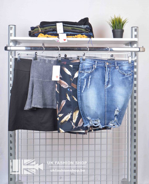 Girls summer skirts CR 25 kg Girls summer skirts - grade CR