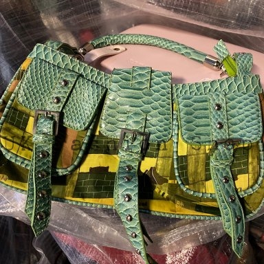 Handbags & Purses CR 25 kg Handbags & Purses - grade CR