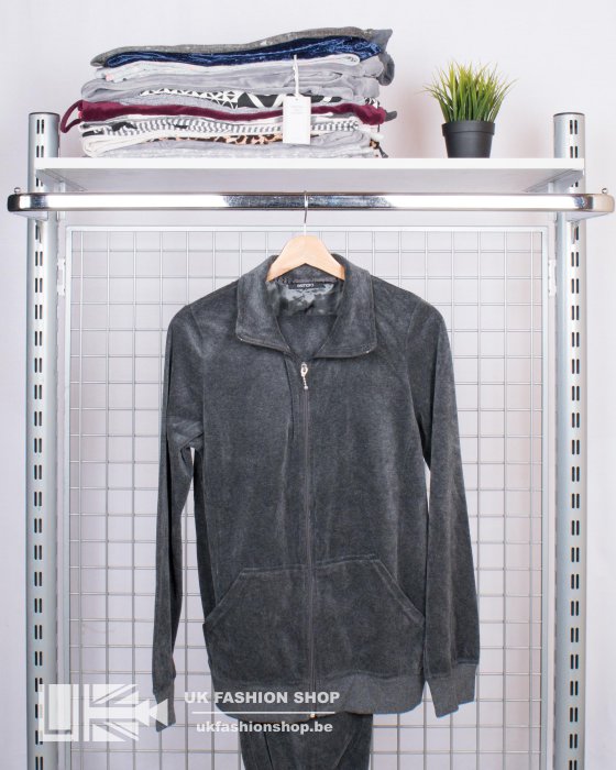 Adults winter night-/loungewear 20 kg Adults winter night / lounge wear - grade A + CR