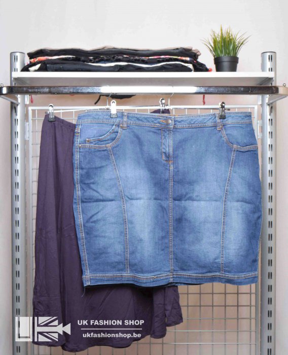 Women plus size skirts 25 kg Women plus size skirts - grade A + CR