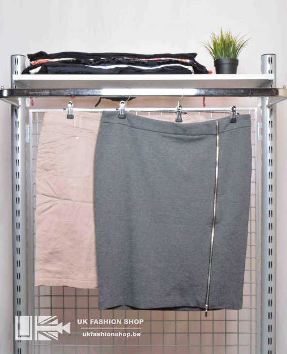 Women plus size skirts 25 kg Women plus size skirts - grade A + CR