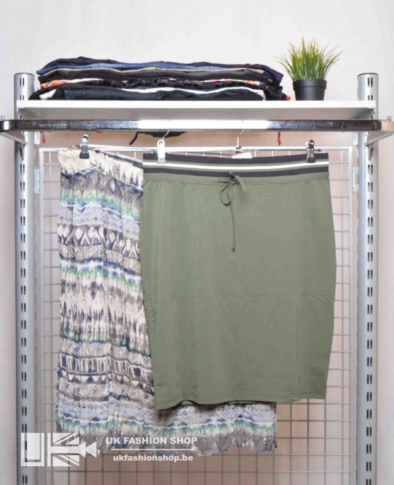 Women plus size skirts 25 kg Women plus size skirts - grade A + CR