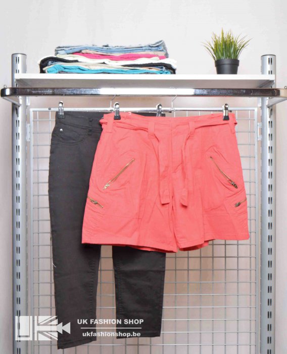 Women shorts A 25 kg Women shorts - grade A