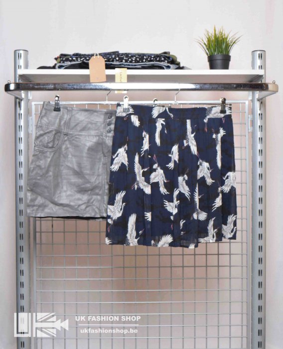 Women summer mini skirts 25 kg Women mini skirts - grade A + CR