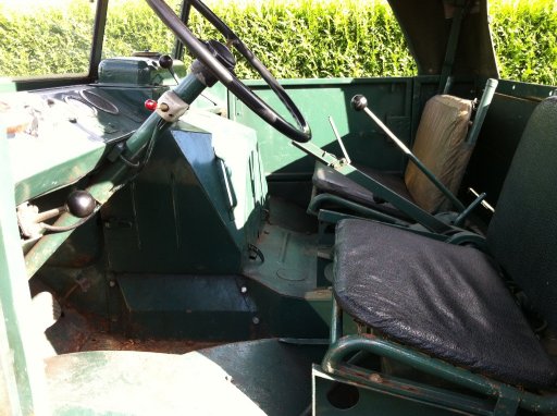 ZU050 - Unimog 401 Unimog 401 with rear mounted winch