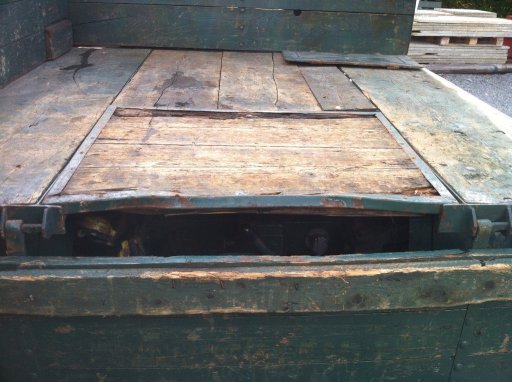 ZU050 - Unimog 401 Unimog 401 with rear mounted winch