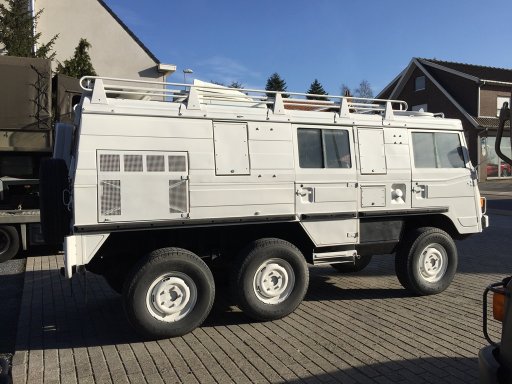 Z8953 - PINZ712K6 - 1977 - 22500 km Steyr-Puch Pinzgauer 712K with only 22500 km