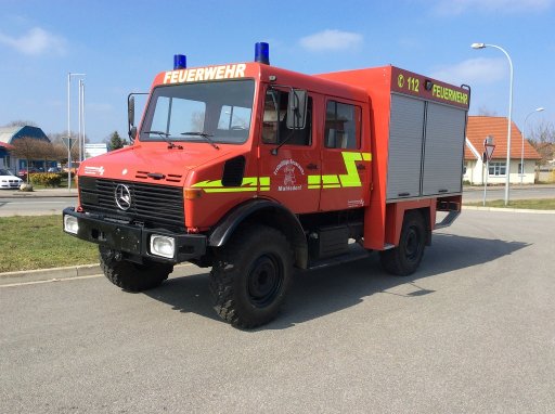 Z8907 - U1300L DOKA Unimog U1300L DOKA Firetruck