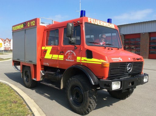 Z8907 - U1300L DOKA Unimog U1300L DOKA Firetruck