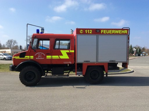 Z8907 - U1300L DOKA Unimog U1300L DOKA Firetruck