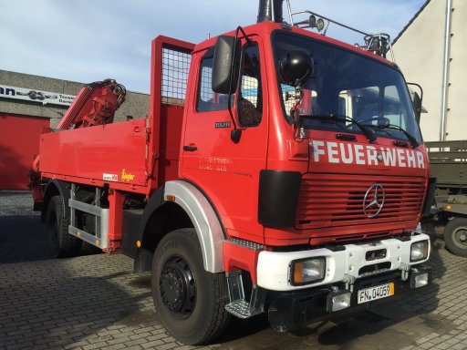 Z8710 Mercedes 1928A Crane truck Mercdes 1928A