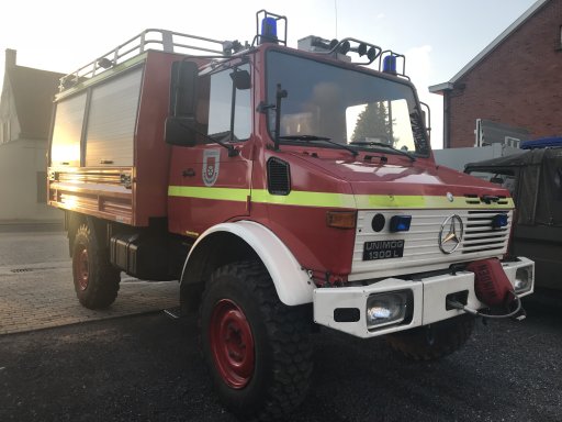 Z8899 - U1300L RW1 - OS2319 Unimog U1300L RW1 Firetruck