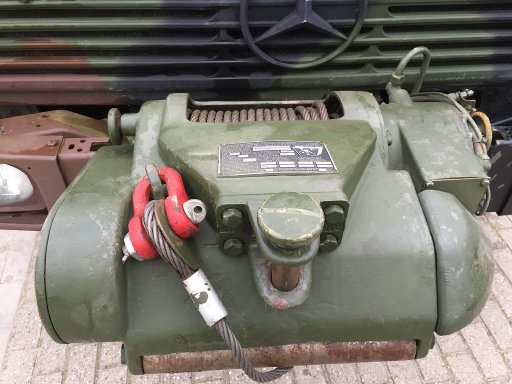 Z8901 - U604674 Unimog U1300L with Werner winch, OM366A and fast axles