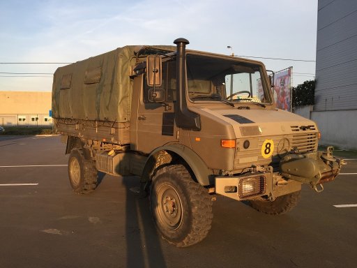 Z8904 - U1350L - V23120 Unimog U1350L with winch - 1997