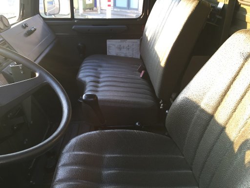 Z8904 - U1350L - V23120 Unimog U1350L with winch - 1997