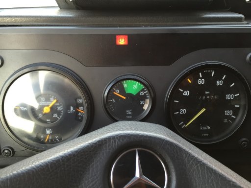 Z8904 - U1350L - V23120 Unimog U1350L with winch - 1997