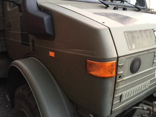 Z8904 - U1350L - V23120 Unimog U1350L with winch - 1997