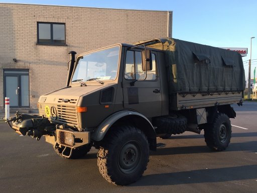 Z8904 - U1350L - V23120 Unimog U1350L with winch - 1997