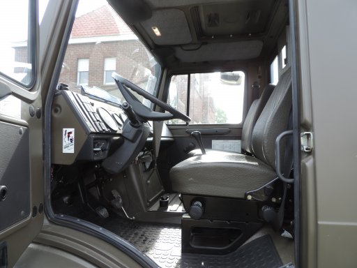 Z8999 - V23389 Unimog U1350L Belgian army, AS NEW